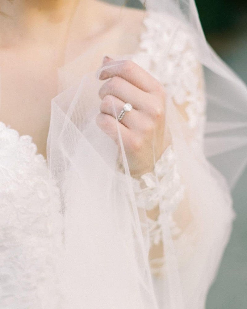 Latious 1 Tier Bride Wedding Veils Fingertip Bridal Veil Tulle Veils with Comb for Brides and Women - Image 5
